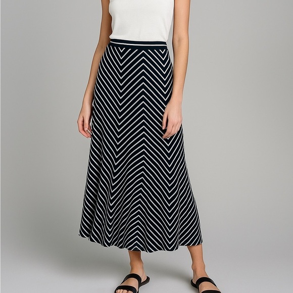 Ann Taylor Dresses & Skirts - Ann Taylor navy blue and White Maxi Skirt size SP
